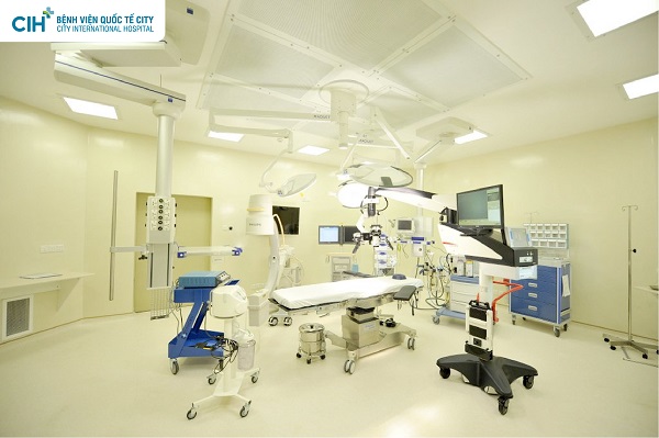 Hệ thống phòng mổ chuyên biệt, vô trùng dành cho phẫu thuật thay khớp gối, khớp háng tại Bệnh viện Quốc tế City